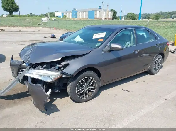 4T4BF1FK4GR543667 2016 TOYOTA CAMRY - Image 2