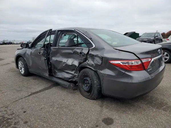 4T4BF1FK4GR543877 2016 TOYOTA CAMRY - Image 2