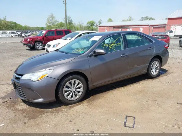 4T4BF1FK4GR550988 2016 TOYOTA CAMRY - Image 2
