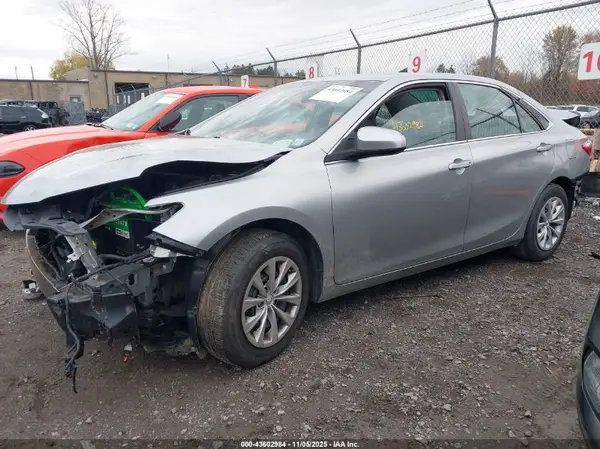 4T4BF1FK4GR552403 2016 TOYOTA CAMRY - Image 2