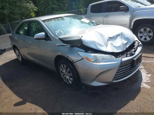 4T4BF1FK4GR553762 2016 TOYOTA CAMRY - Image 1
