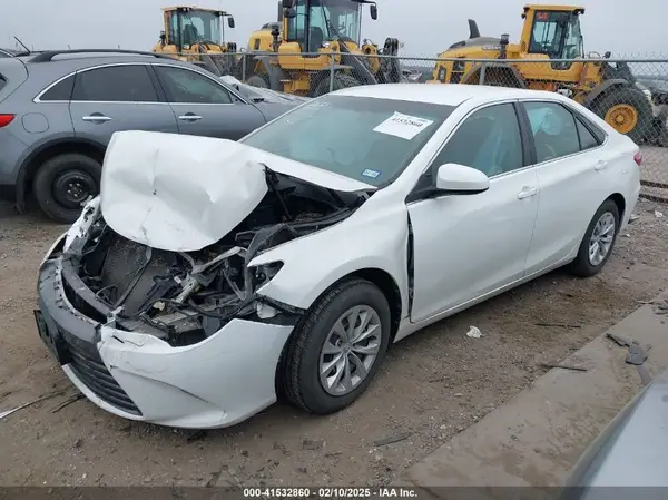 4T4BF1FK4GR554622 2016 TOYOTA CAMRY - Image 2