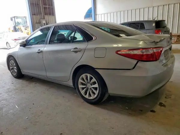 4T4BF1FK4GR556144 2016 TOYOTA CAMRY - Image 2