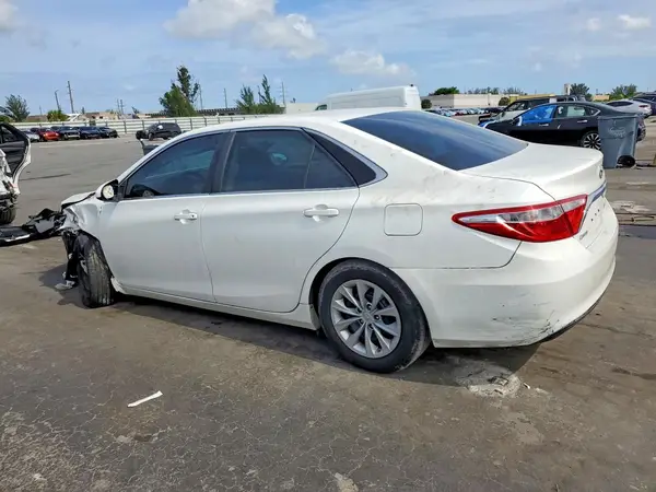 4T4BF1FK4GR556760 2016 TOYOTA CAMRY - Image 2