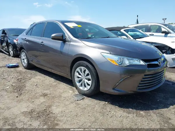 4T4BF1FK4GR557276 2016 TOYOTA CAMRY - Image 1