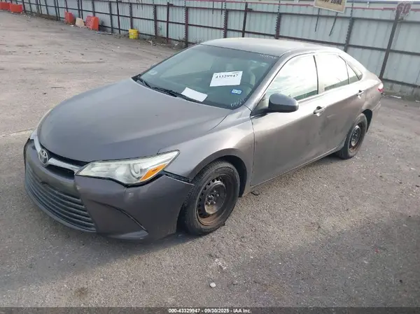 4T4BF1FK4GR560064 2016 TOYOTA CAMRY - Image 2