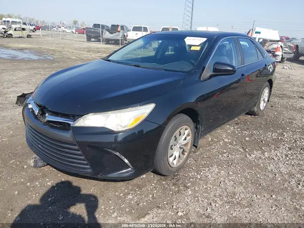 4T4BF1FK4GR562736 2016 TOYOTA CAMRY - Image 2