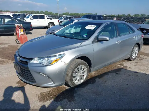 4T4BF1FK4GR563062 2016 TOYOTA CAMRY - Image 2