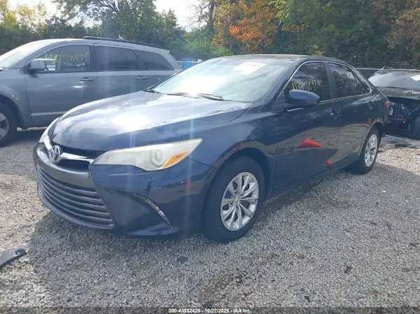 4T4BF1FK4GR569766 2016 TOYOTA CAMRY - Image 2