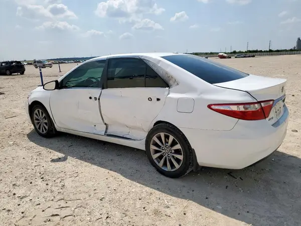 4T4BF1FK4GR569847 2016 TOYOTA CAMRY - Image 2