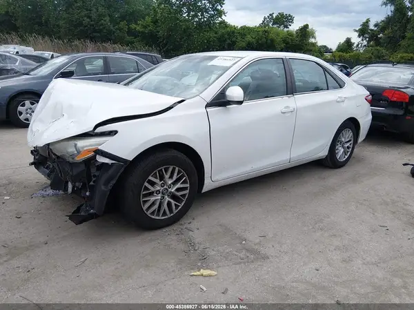 4T4BF1FK4GR571761 2016 TOYOTA CAMRY - Image 2