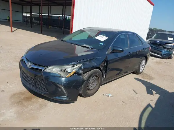 4T4BF1FK4GR571985 2016 TOYOTA CAMRY - Image 2