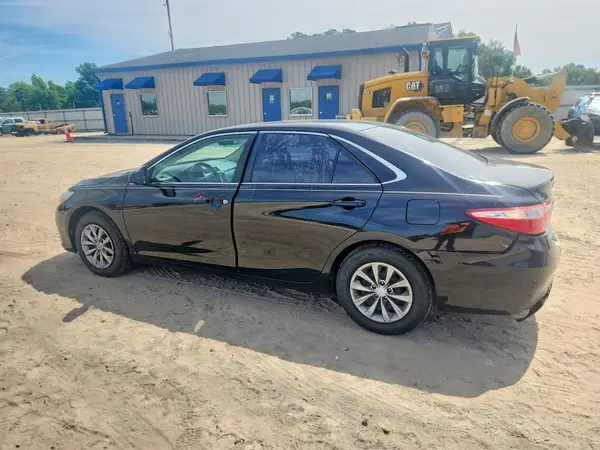 4T4BF1FK4GR573767 2016 TOYOTA CAMRY - Image 2