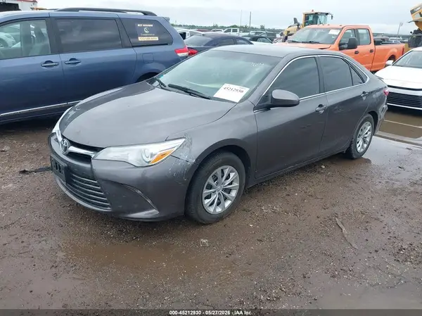 4T4BF1FK4GR583635 2016 TOYOTA CAMRY - Image 2