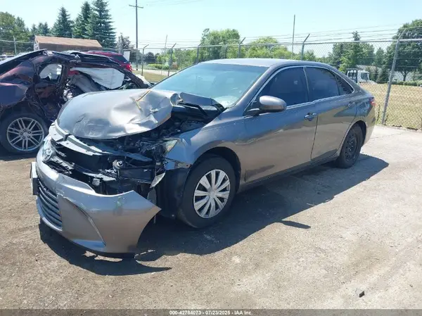 4T4BF1FK5GR517093 2016 TOYOTA CAMRY - Image 2