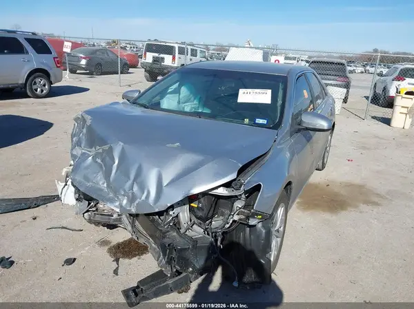 4T4BF1FK5GR517532 2016 TOYOTA CAMRY - Image 2