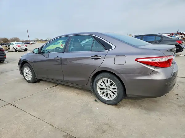 4T4BF1FK5GR524786 2016 TOYOTA CAMRY - Image 2