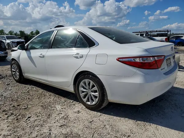 4T4BF1FK5GR526327 2016 TOYOTA CAMRY - Image 2
