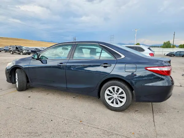 4T4BF1FK5GR526599 2016 TOYOTA CAMRY - Image 2