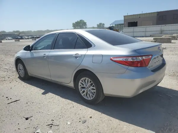 4T4BF1FK5GR527140 2016 TOYOTA CAMRY - Image 2