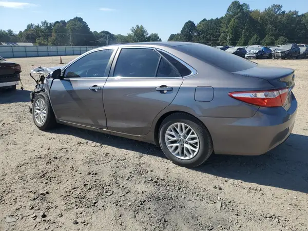 4T4BF1FK5GR527428 2016 TOYOTA CAMRY - Image 2