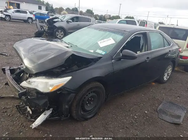 4T4BF1FK5GR527932 2016 TOYOTA CAMRY - Image 2