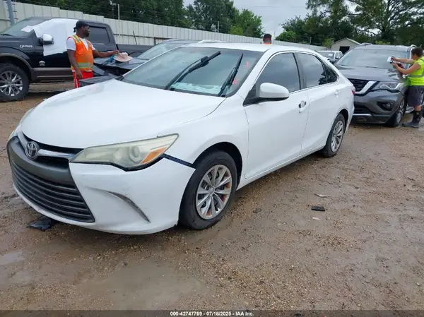 4T4BF1FK5GR532936 2016 TOYOTA CAMRY - Image 2