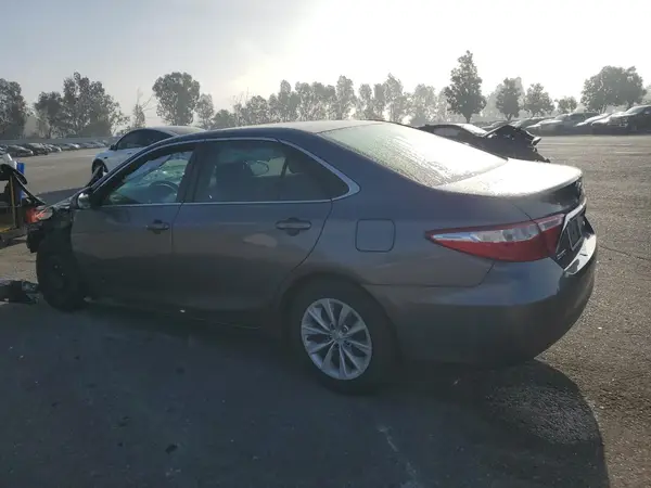 4T4BF1FK5GR533939 2016 TOYOTA CAMRY - Image 2