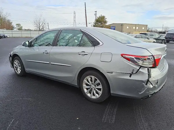 4T4BF1FK5GR537831 2016 TOYOTA CAMRY - Image 2
