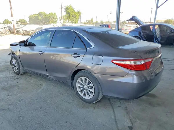 4T4BF1FK5GR541894 2016 TOYOTA CAMRY - Image 2