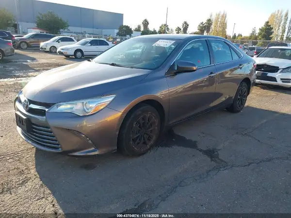 4T4BF1FK5GR542107 2016 TOYOTA CAMRY - Image 2