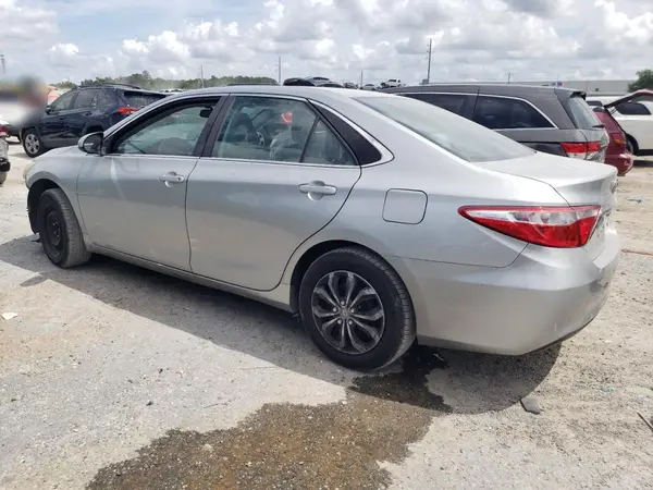 4T4BF1FK5GR543967 2016 TOYOTA CAMRY - Image 2