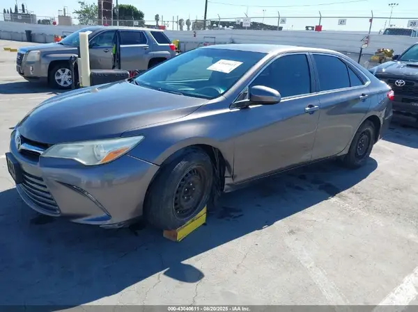 4T4BF1FK5GR545847 2016 TOYOTA CAMRY - Image 2