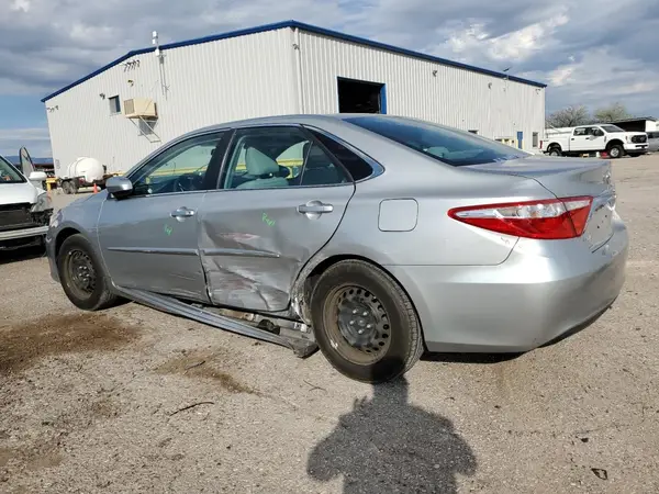 4T4BF1FK5GR550319 2016 TOYOTA CAMRY - Image 2