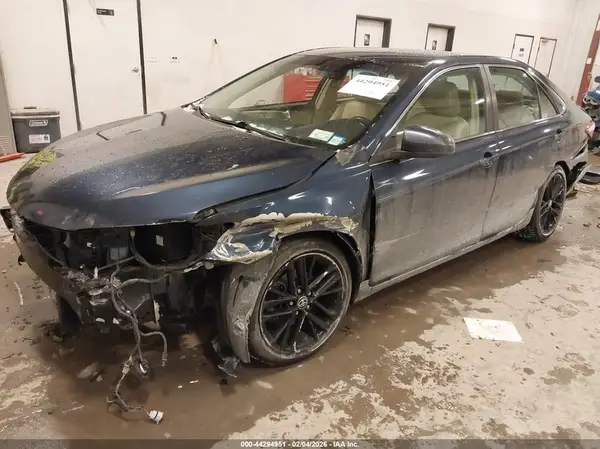 4T4BF1FK5GR550739 2016 TOYOTA CAMRY - Image 2