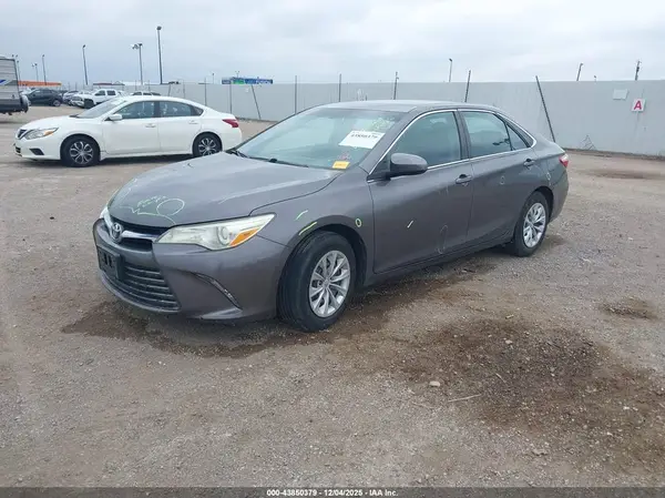 4T4BF1FK5GR551082 2016 TOYOTA CAMRY - Image 2