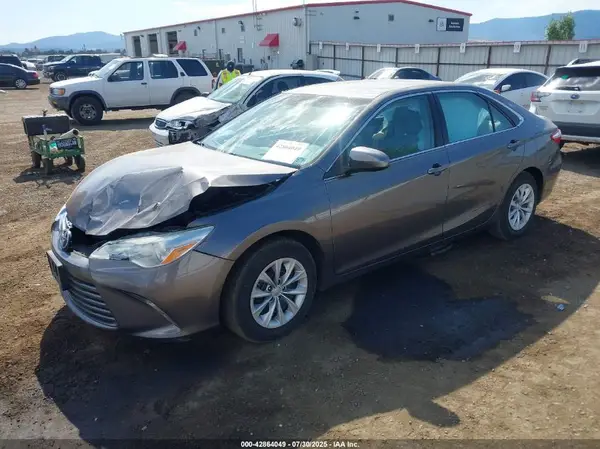 4T4BF1FK5GR551437 2016 TOYOTA CAMRY - Image 2