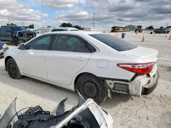 4T4BF1FK5GR555052 2016 TOYOTA CAMRY - Image 2