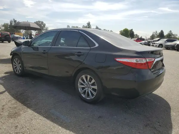 4T4BF1FK5GR558288 2016 TOYOTA CAMRY - Image 2