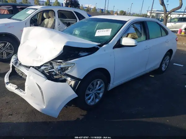 4T4BF1FK5GR558680 2016 TOYOTA CAMRY - Image 2