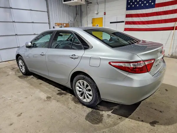 4T4BF1FK5GR559506 2016 TOYOTA CAMRY - Image 2