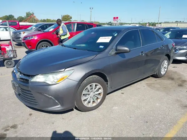 4T4BF1FK5GR559568 2016 TOYOTA CAMRY - Image 2