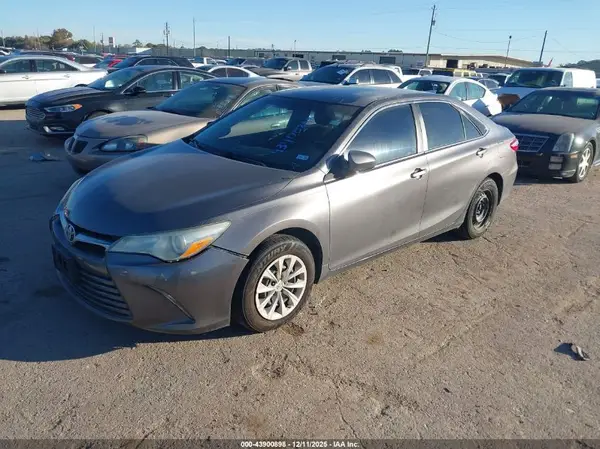 4T4BF1FK5GR561157 2016 TOYOTA CAMRY - Image 2