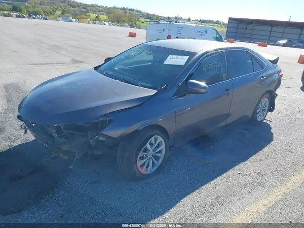 4T4BF1FK5GR563118 2016 TOYOTA CAMRY - Image 2