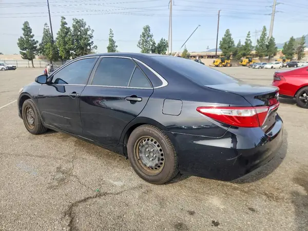 4T4BF1FK5GR567198 2016 TOYOTA CAMRY - Image 2