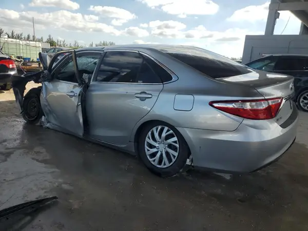 4T4BF1FK5GR569744 2016 TOYOTA CAMRY - Image 2