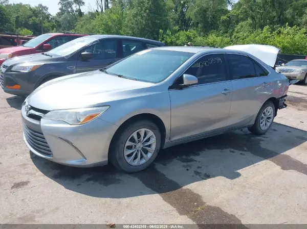 4T4BF1FK5GR570165 2016 TOYOTA CAMRY - Image 2