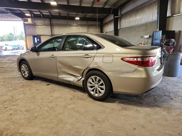 4T4BF1FK5GR571106 2016 TOYOTA CAMRY - Image 2