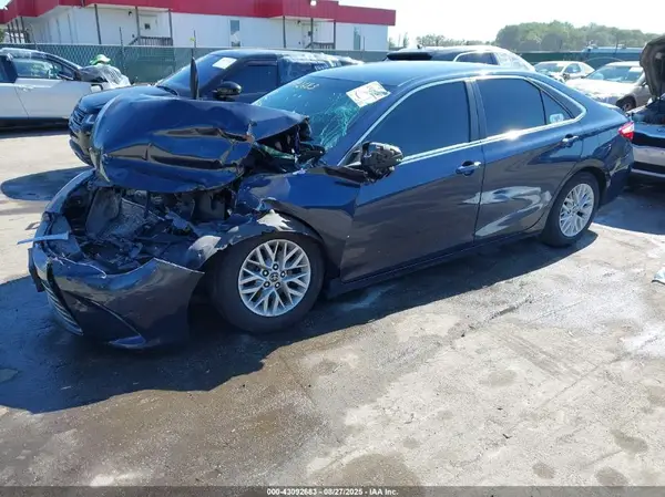 4T4BF1FK5GR572272 2016 TOYOTA CAMRY - Image 2