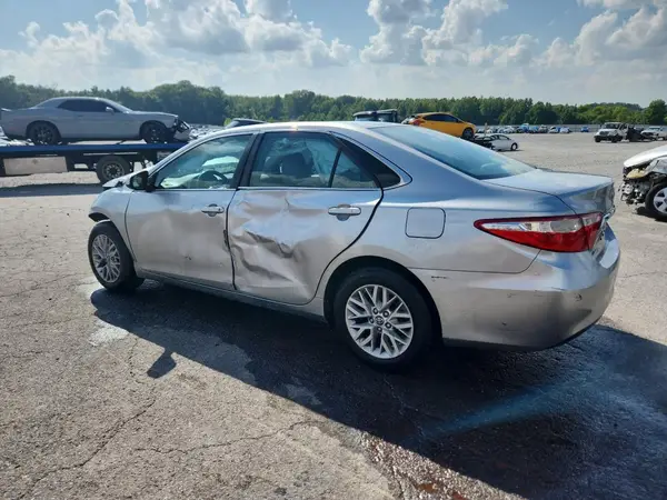 4T4BF1FK5GR573129 2016 TOYOTA CAMRY - Image 2